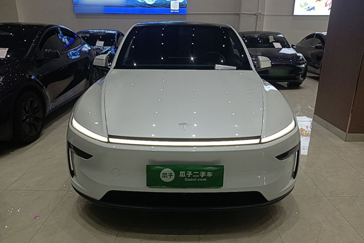 Tesla Model Y 2026 #3 Tesla Model Y 2026 immagine di auto #3