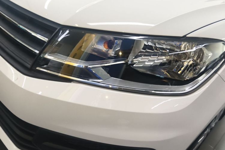 Volkswagen Santana 2023 صورة سيارة #23