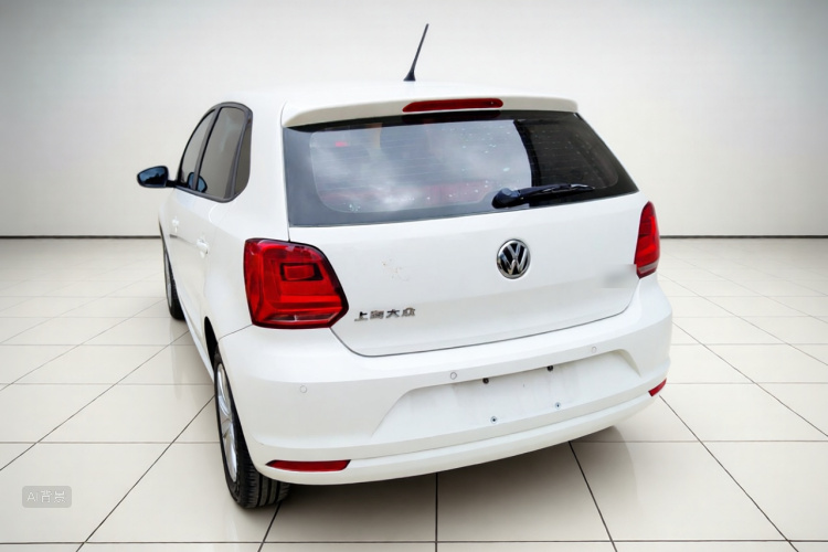 Volkswagen Polo 2015 car image #5