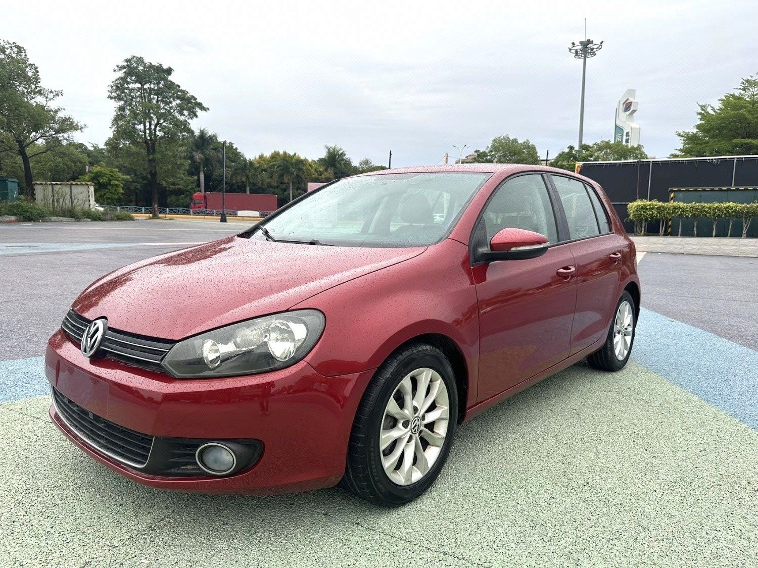Volkswagen Golf 2013 car image 