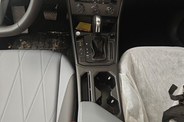 Volkswagen Lavida 2026 car image #14