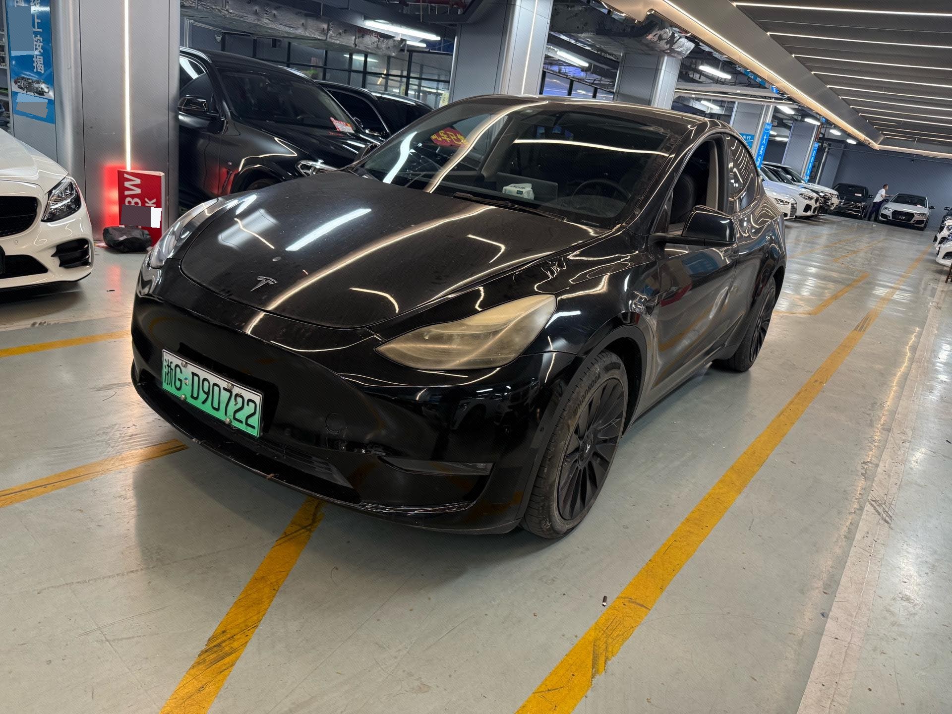 Tesla Model Y 2023 car image 