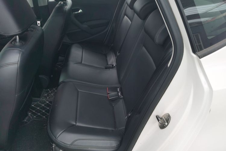 Volkswagen Polo 2018 car image #17