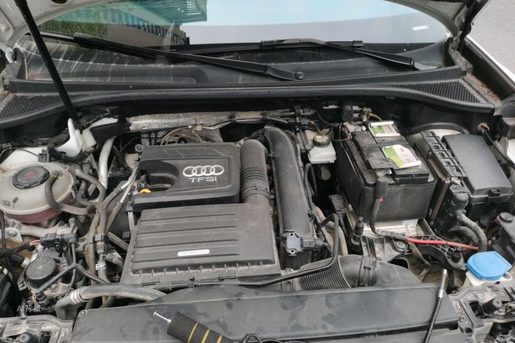 Audi Q3 2021 car image #22