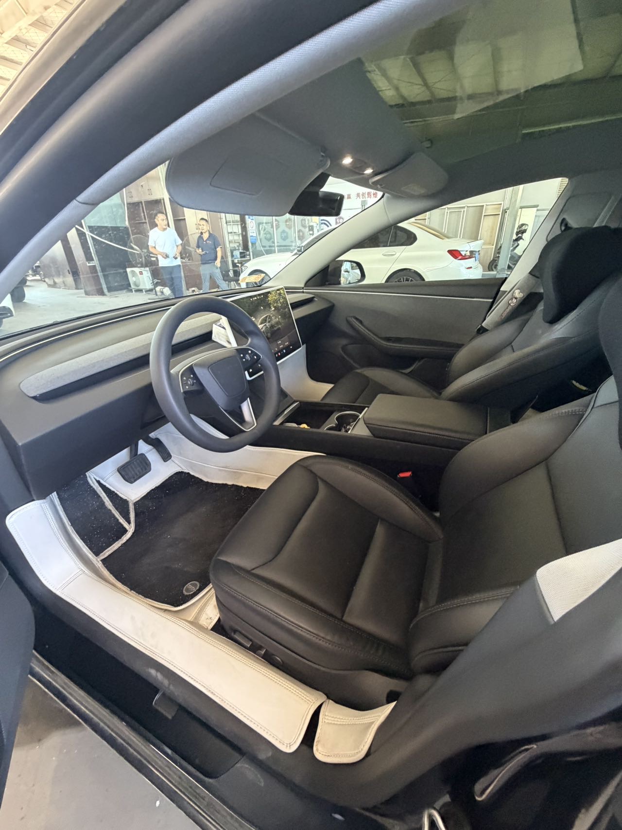 Tesla Model 3 2025 car image #4