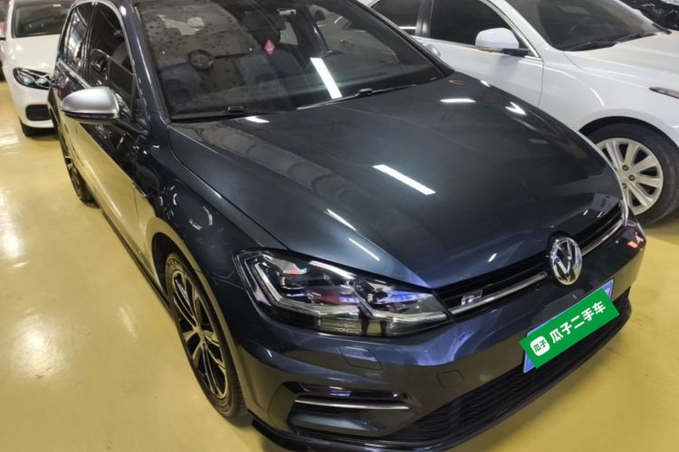 Volkswagen Golf 2020 car image #4