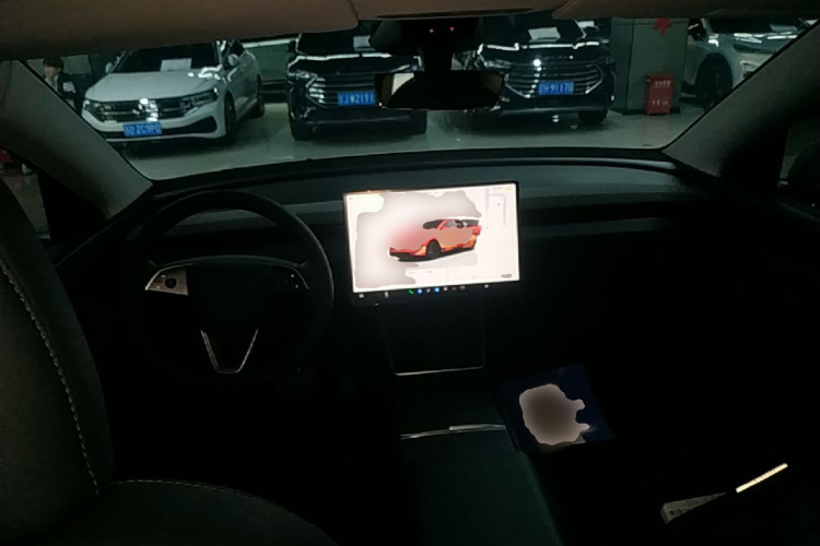 Tesla Model Y 2025 car image #10