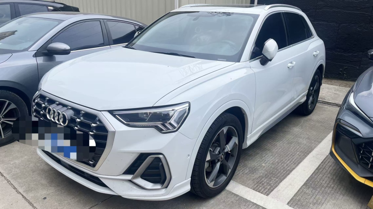 Audi Q3 2023 immagine di auto #2