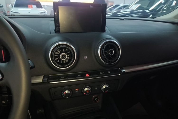 Audi A3 2016 car image #13
