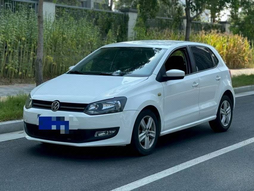 Volkswagen Polo 2012 car image 