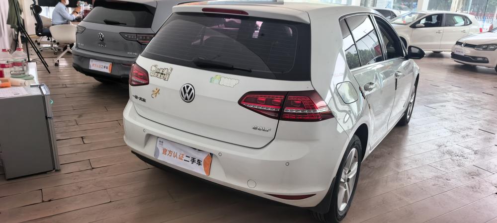 Volkswagen Golf 2017 car image #4