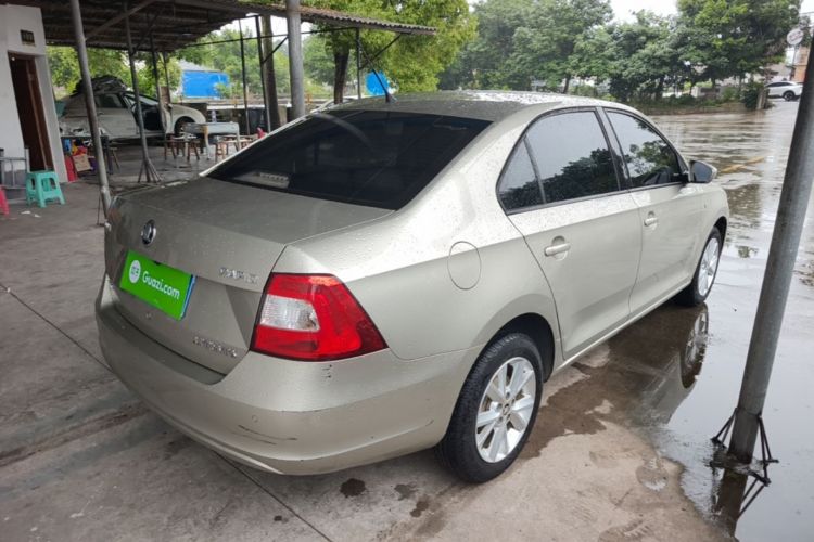 Skoda Rapid 2017 #7 Skoda Rapid 2017 car image #7