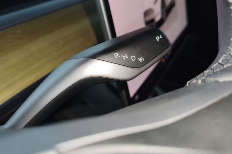 Tesla Model Y 2023 #18 Tesla Model Y 2023 car image #18