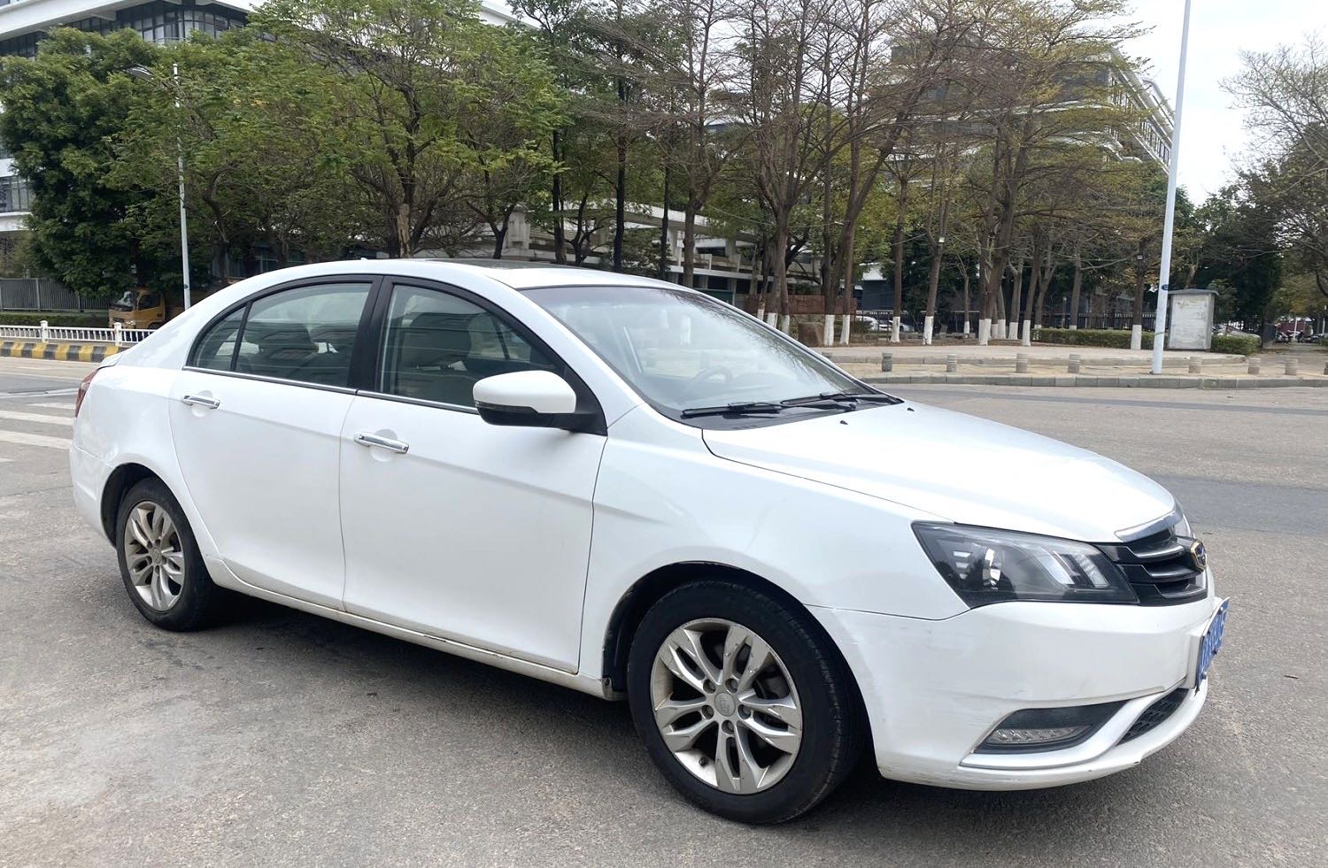 GEELY Emgrand 2014 car image #3