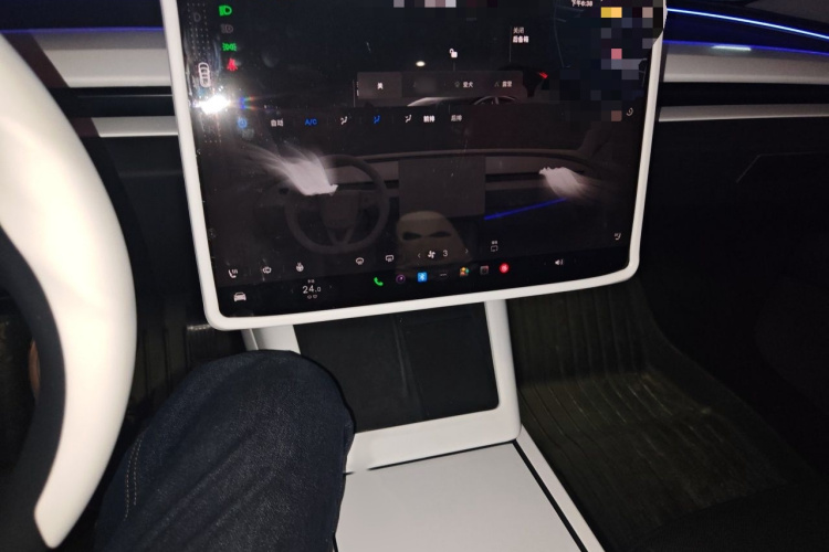 Tesla Model 3 2026 car image #21