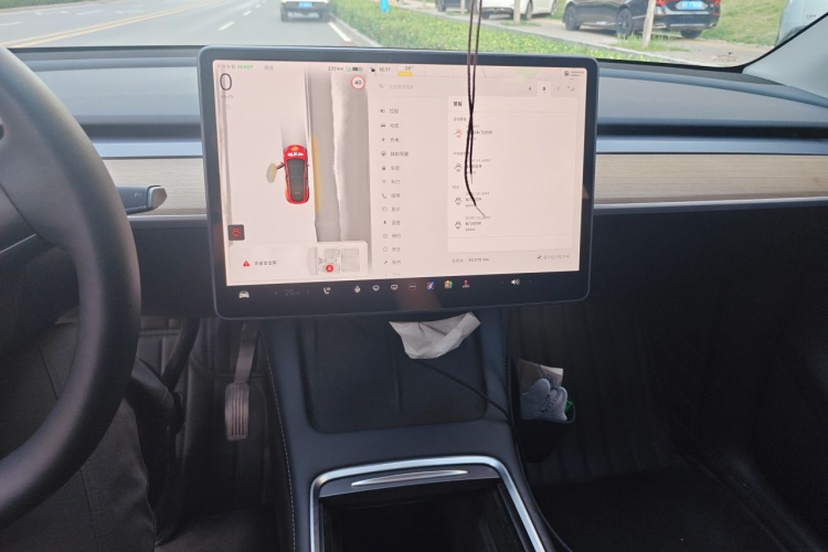 Tesla Model Y 2022 #13 Tesla Model Y 2022 car image #13