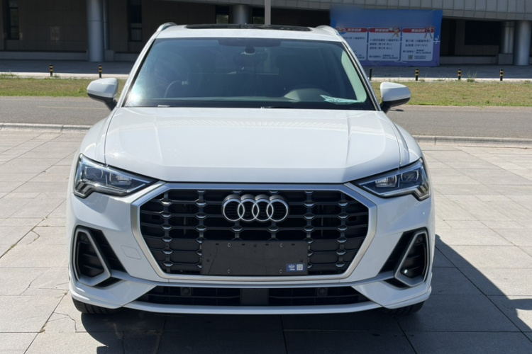 Audi Q3 2023 #3 Audi Q3 2023 car image #3