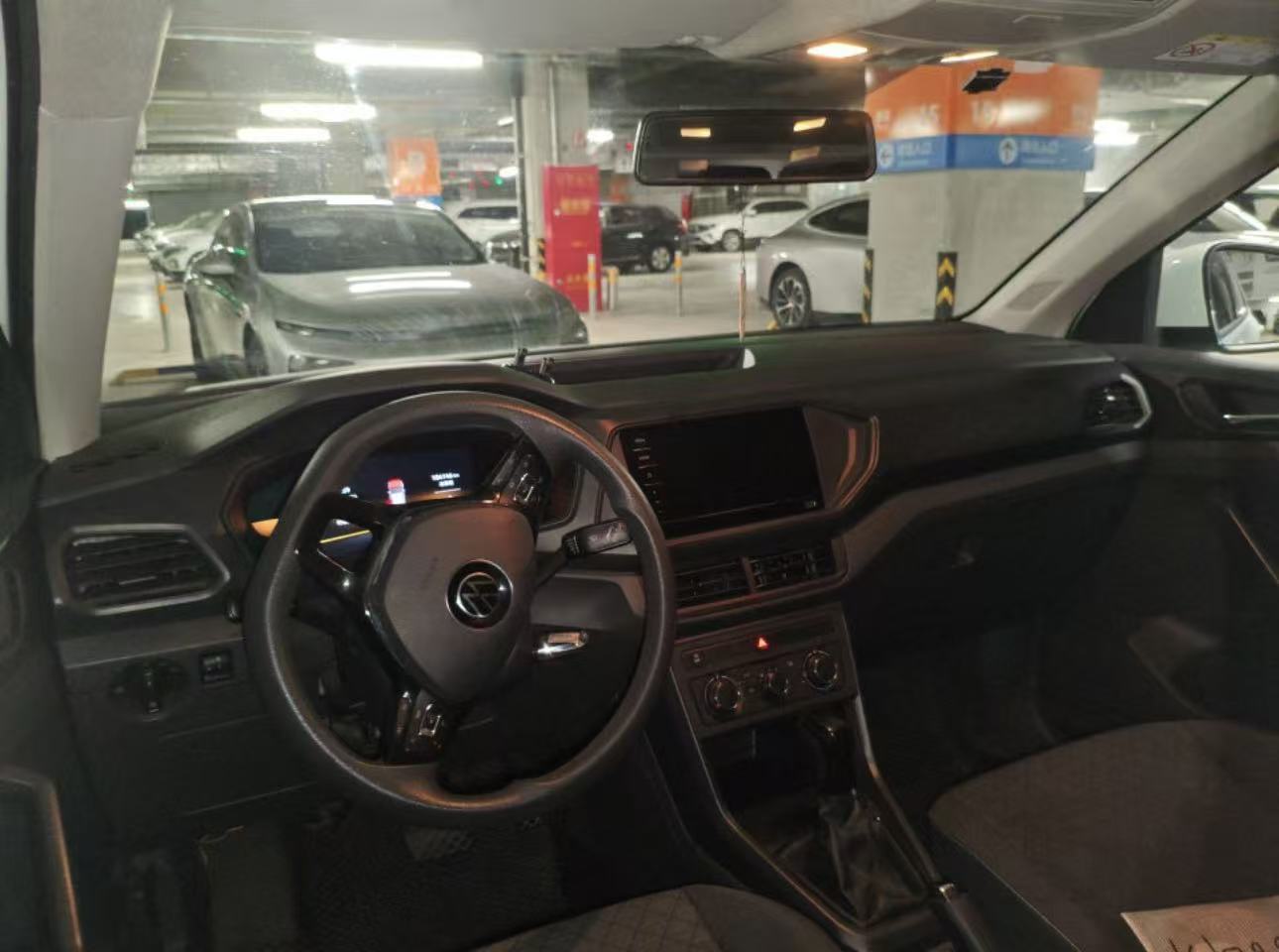 Volkswagen T-Cross 2023 imagen de coche #5