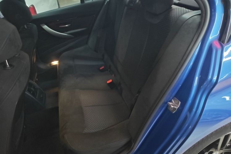 BMW 3 Series 2017 car image #17