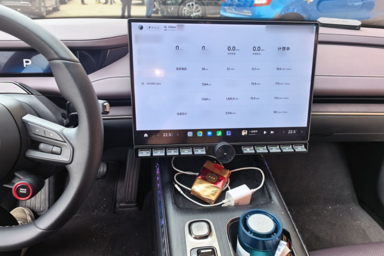 MI SU7 2025 immagine di auto #11