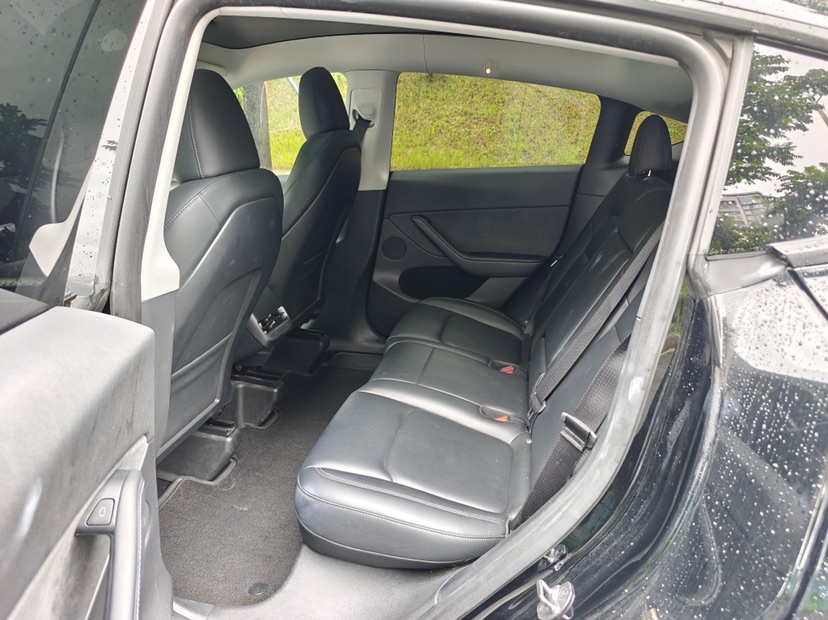 Tesla Model Y 2023 car image #6