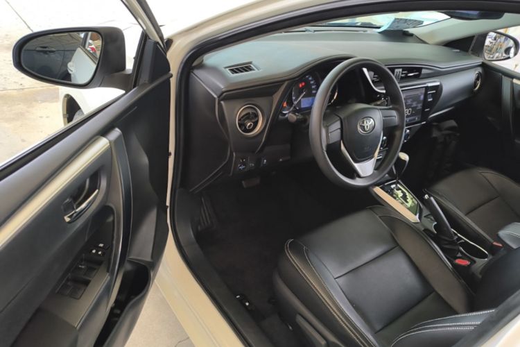Toyota Corolla 2019 car image #16