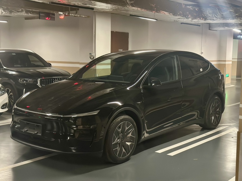 Tesla Model Y L 2026 Tesla Model Y L 2026 car image