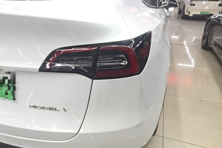 Tesla Model Y 2022 #8 Tesla Model Y 2022 car image #8