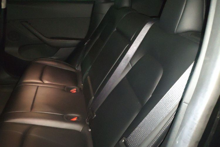 Tesla Model Y 2022 car image #14