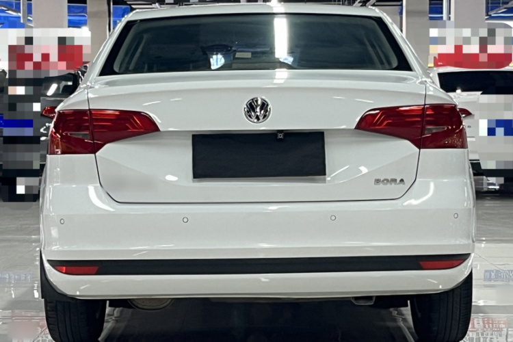 Volkswagen Bora 2016 car image #9