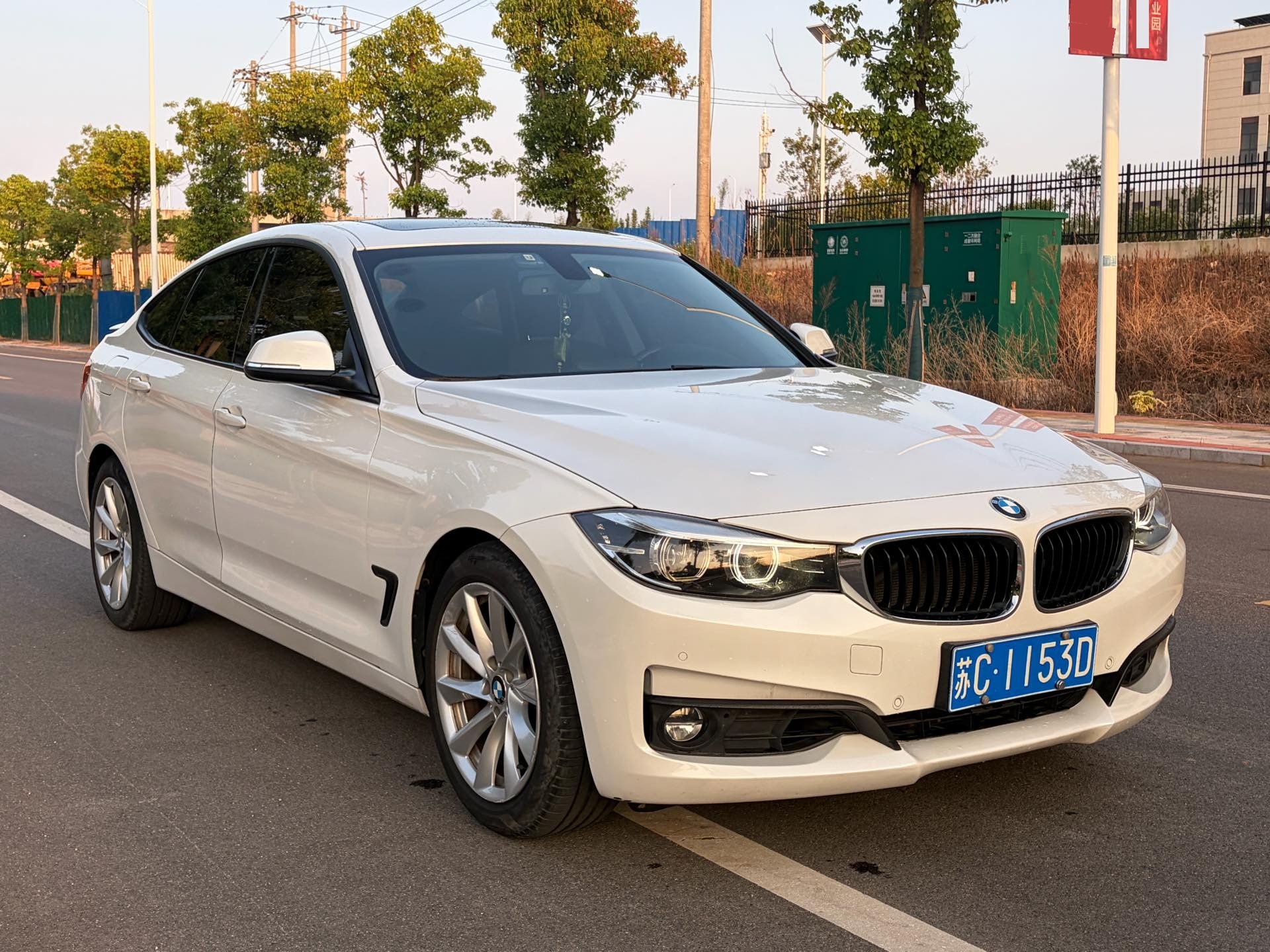 BMW 3 Series GT 2018 #3 BMW 3 Series GT 2018 car image #3