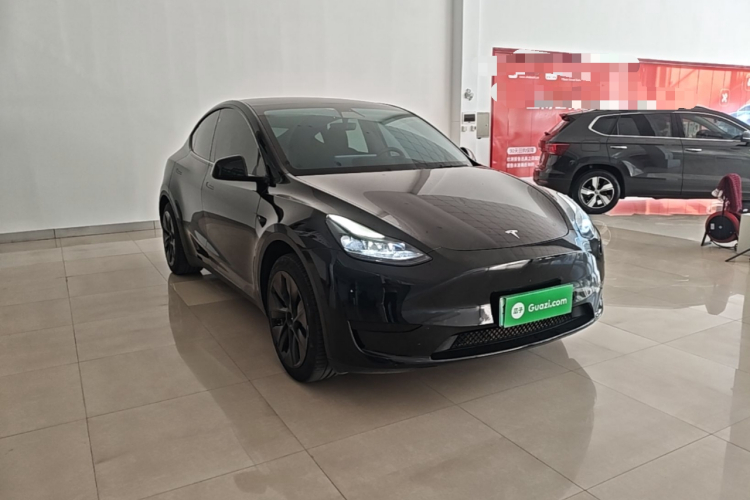 Tesla Model Y 2023 #4 Tesla Model Y 2023 car image #4