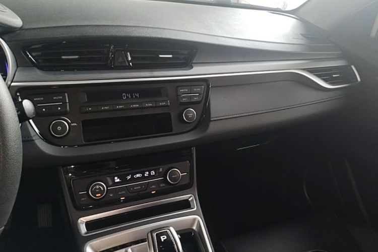GEELY Emgrand New Energy 2019 #13 GEELY Emgrand New Energy 2019 car image #13