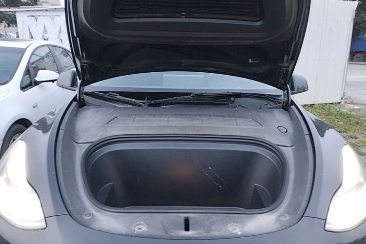 Tesla Model Y 2022 car image #20