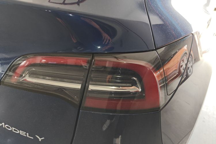 Tesla Model Y 2022 #8 Tesla Model Y 2022 car image #8