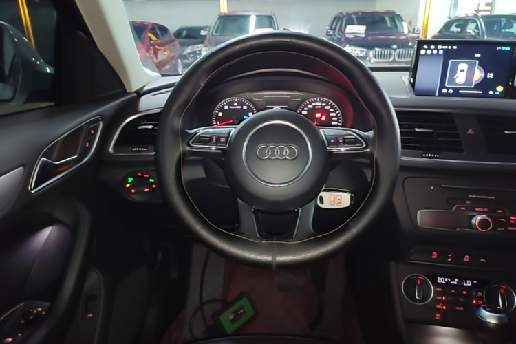 Audi Q3 2016 #11 Audi Q3 2016 car image #11