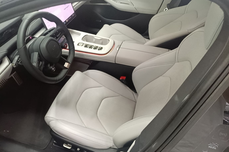 MI SU7 2024 car image #15
