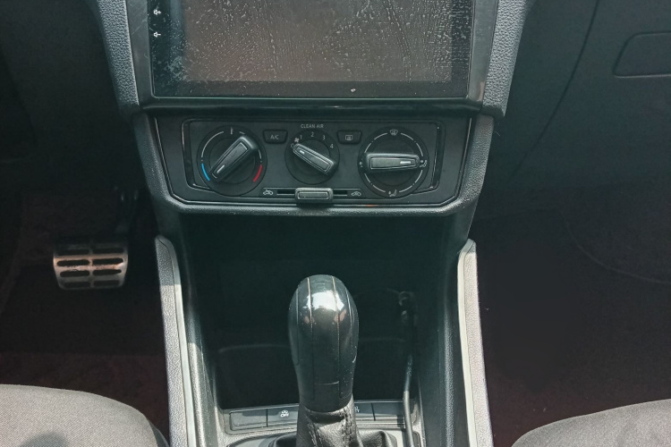 Volkswagen Santana 2021 car image #14