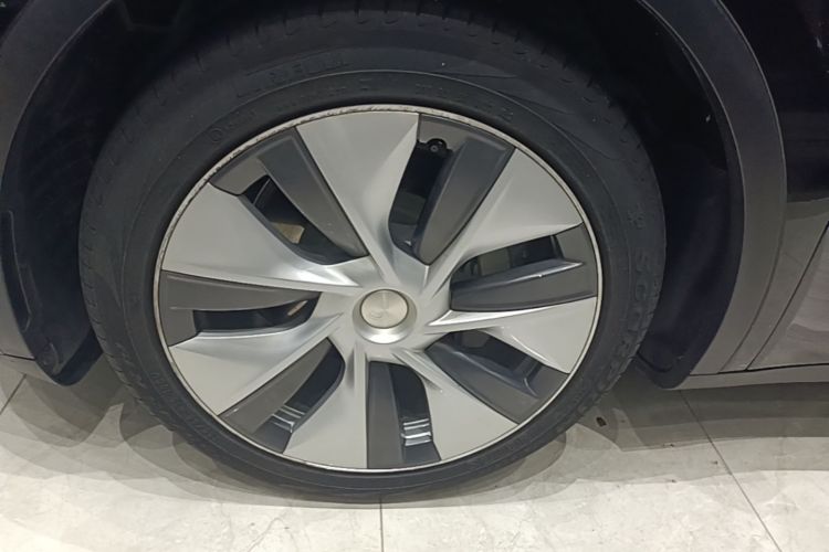 Tesla Model Y 2021 #9 Tesla Model Y 2021 car image #9