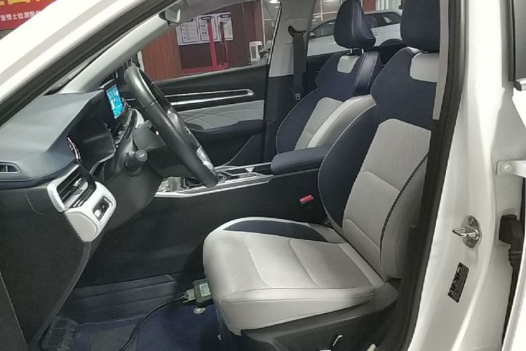 GEELY Emgrand 2022 #15 GEELY Emgrand 2022 car image #15