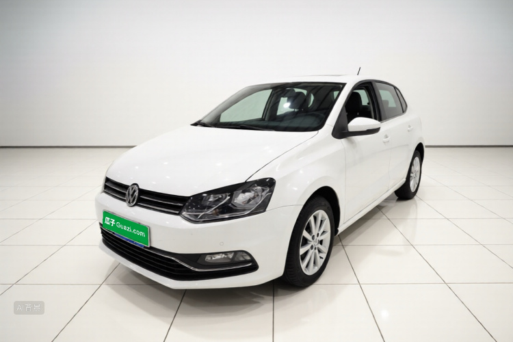 Volkswagen Polo 2015 car image #2