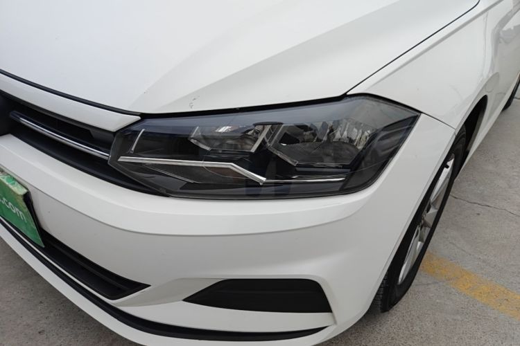 Volkswagen Polo 2022 car image #23