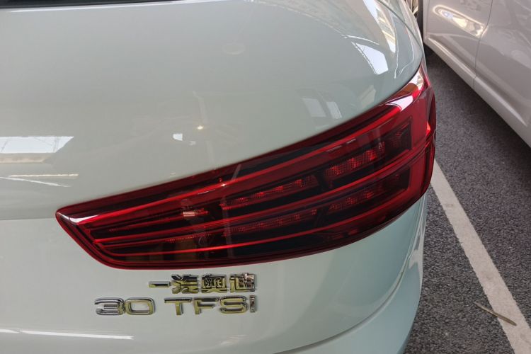 Audi Q3 2017 #8 Audi Q3 2017 car image #8