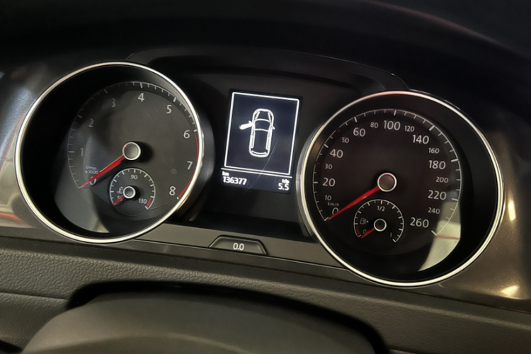 Volkswagen Golf 2017 car image #12