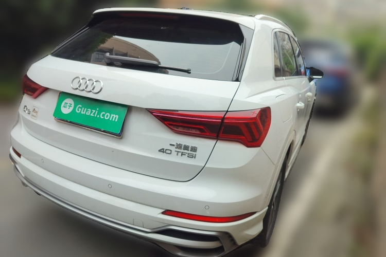 Audi Q3 2022 car image #7