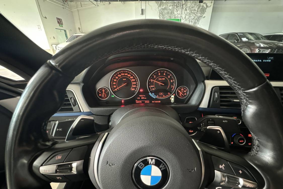 BMW 3 Series 2018 car image #26