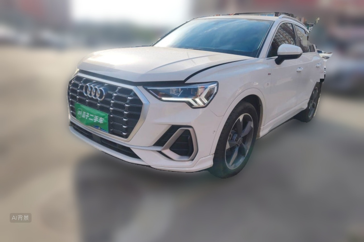 Audi Q3 2023 car image #2