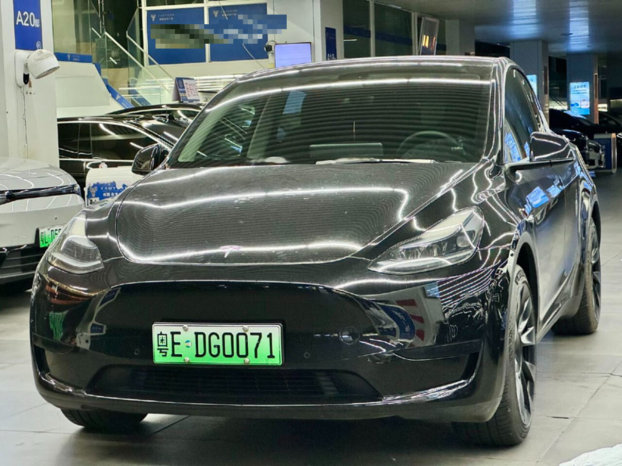 Tesla Model Y 2022 immagine di auto #2