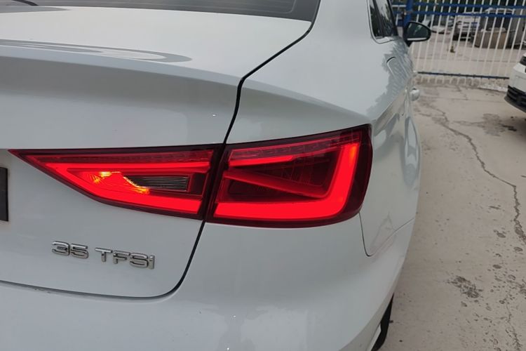 Audi A3 2016 car image #8