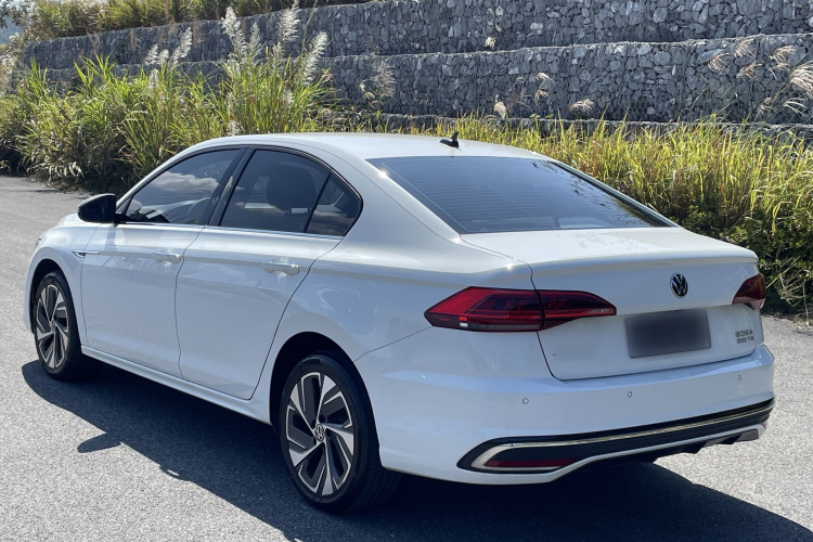 Volkswagen Bora 2023 imagen de coche #5